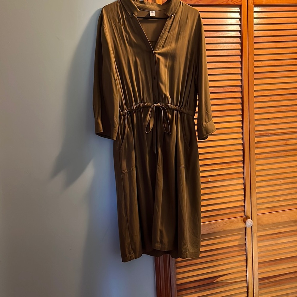 Green Dress. It is a comfortable dress you can wear in almost any season.